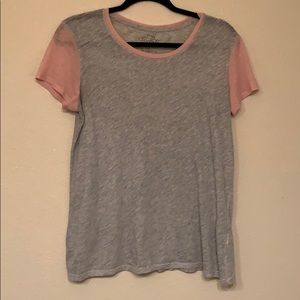 Zine grey t-shirt with pink sleeves
